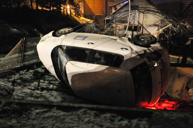 Ауто слетео с пута, возач лакше повређен (ФОТО)